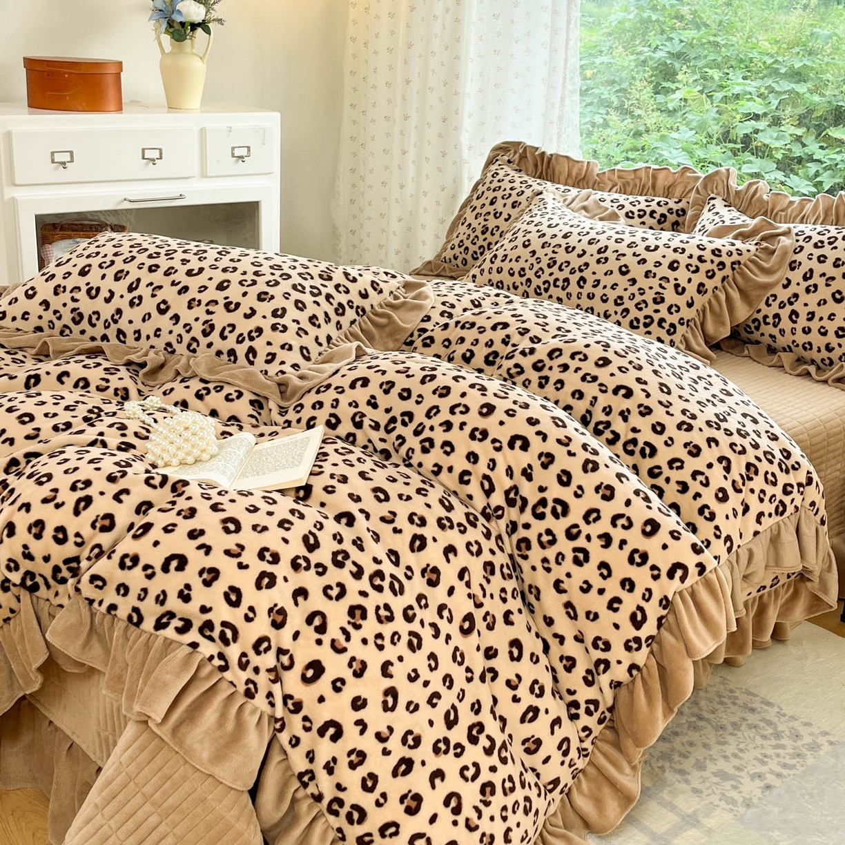 91家纺网 家纺一手货源 找家纺 牵依 2025新款韩版牛奶绒夹棉床盖四件套 豹纹咖