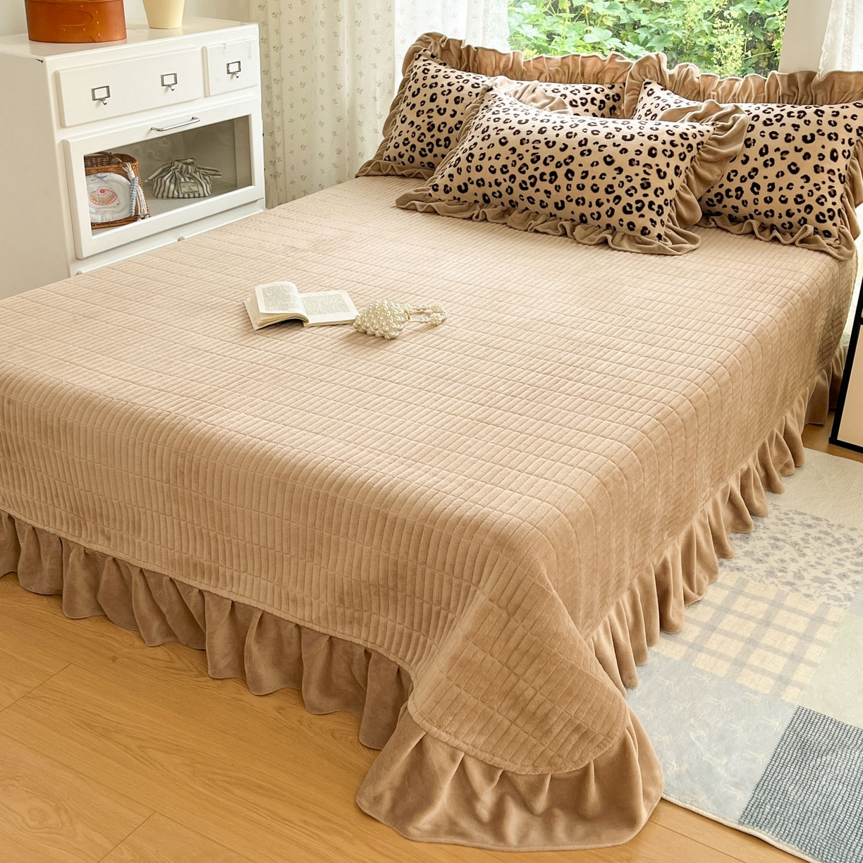 91家纺网 家纺一手货源 找家纺 牵依 2025新款韩版牛奶绒夹棉床盖四件套 豹纹咖