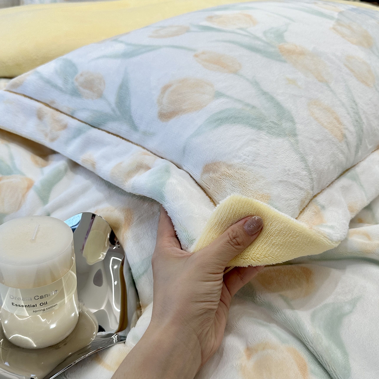 91家纺网 家纺一手货源 找家纺 JUICY 橘滋家纺 2025新款浪漫丰盈牛奶臻棉绒印花系列四件套 汀兰婉婉