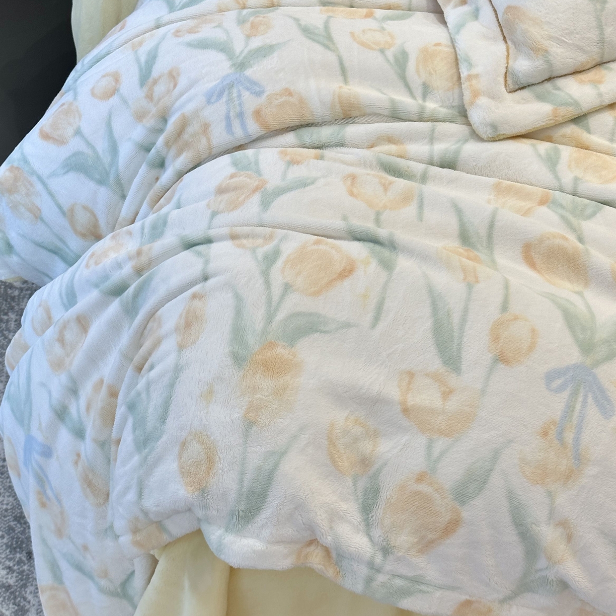 91家纺网 家纺一手货源 找家纺 JUICY 橘滋家纺 2025新款浪漫丰盈牛奶臻棉绒印花系列四件套 汀兰婉婉