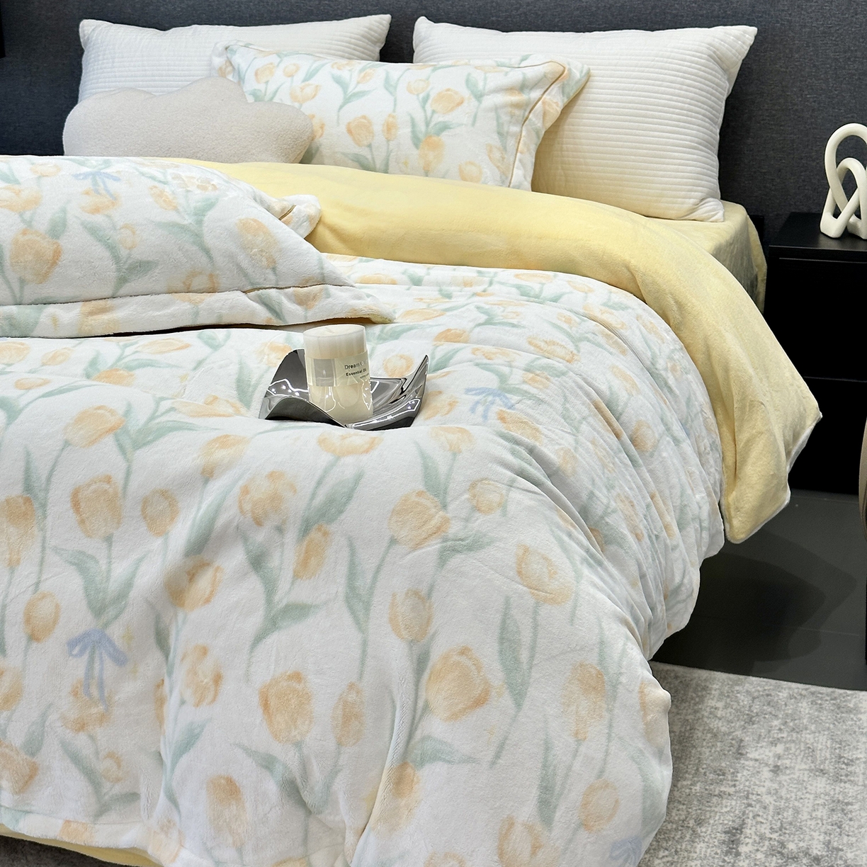 91家纺网 家纺一手货源 找家纺 JUICY 橘滋家纺 2025新款浪漫丰盈牛奶臻棉绒印花系列四件套 汀兰婉婉