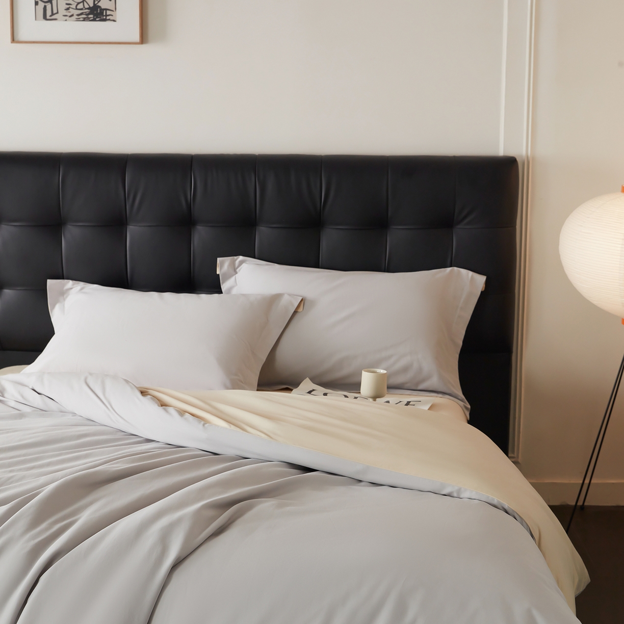 91家纺网 家纺一手货源 找家纺 秀色家纺 2025新款60支长绒棉双面加厚磨毛保暖纯棉四件套纯色被套全棉轻奢高级感 珍珠灰+奶油