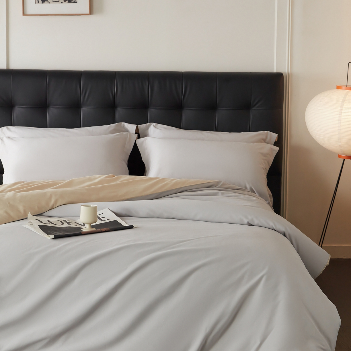 91家纺网 家纺一手货源 找家纺 秀色家纺 2025新款60支长绒棉双面加厚磨毛保暖纯棉四件套纯色被套全棉轻奢高级感 珍珠灰+奶油