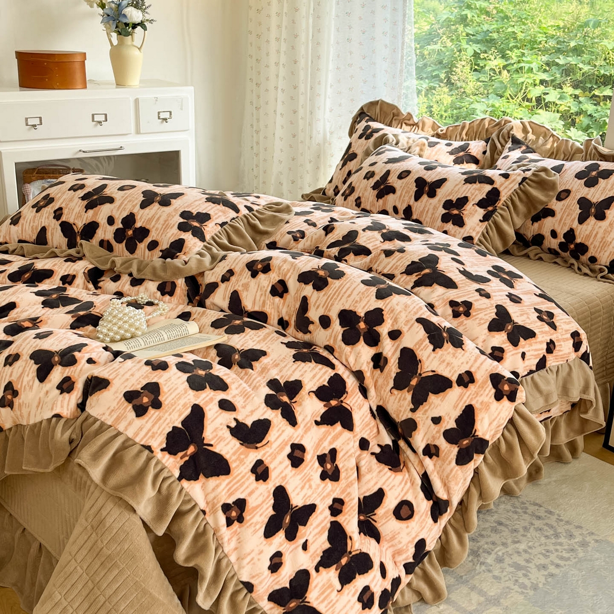 91家纺网 家纺一手货源 找家纺 牵依 2025新款韩版牛奶绒夹棉床盖四件套 蝴蝶豹纹