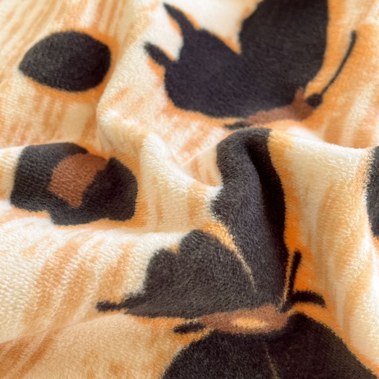 91家纺网 家纺一手货源 找家纺 牵依 2025新款韩版牛奶绒夹棉床盖四件套 蝴蝶豹纹