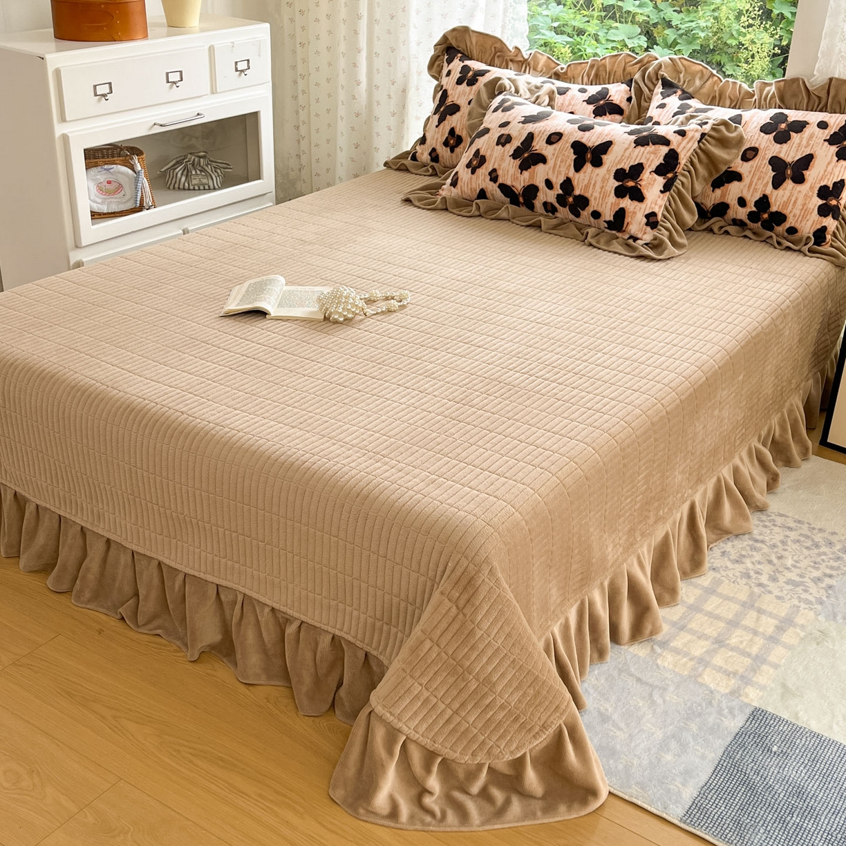 91家纺网 家纺一手货源 找家纺 牵依 2025新款韩版牛奶绒夹棉床盖四件套 蝴蝶豹纹