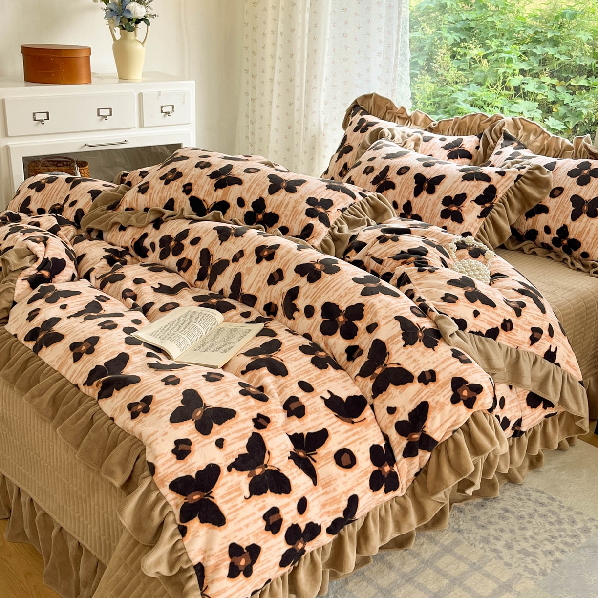 91家纺网 家纺一手货源 找家纺 牵依 2025新款韩版牛奶绒夹棉床盖四件套 蝴蝶豹纹