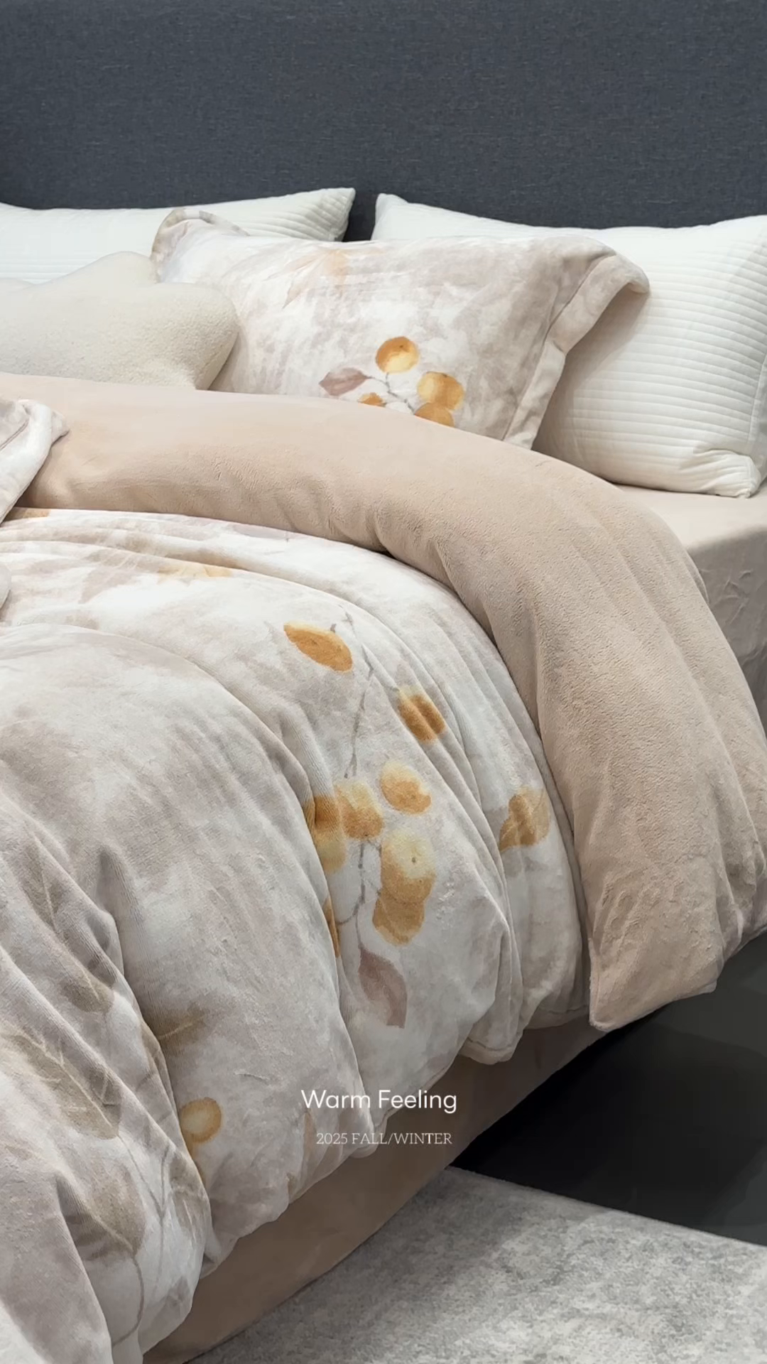 91家纺网 家纺一手货源 找家纺 JUICY 橘滋家纺 2025新款浪漫丰盈牛奶臻棉绒印花系列四件套 叶染