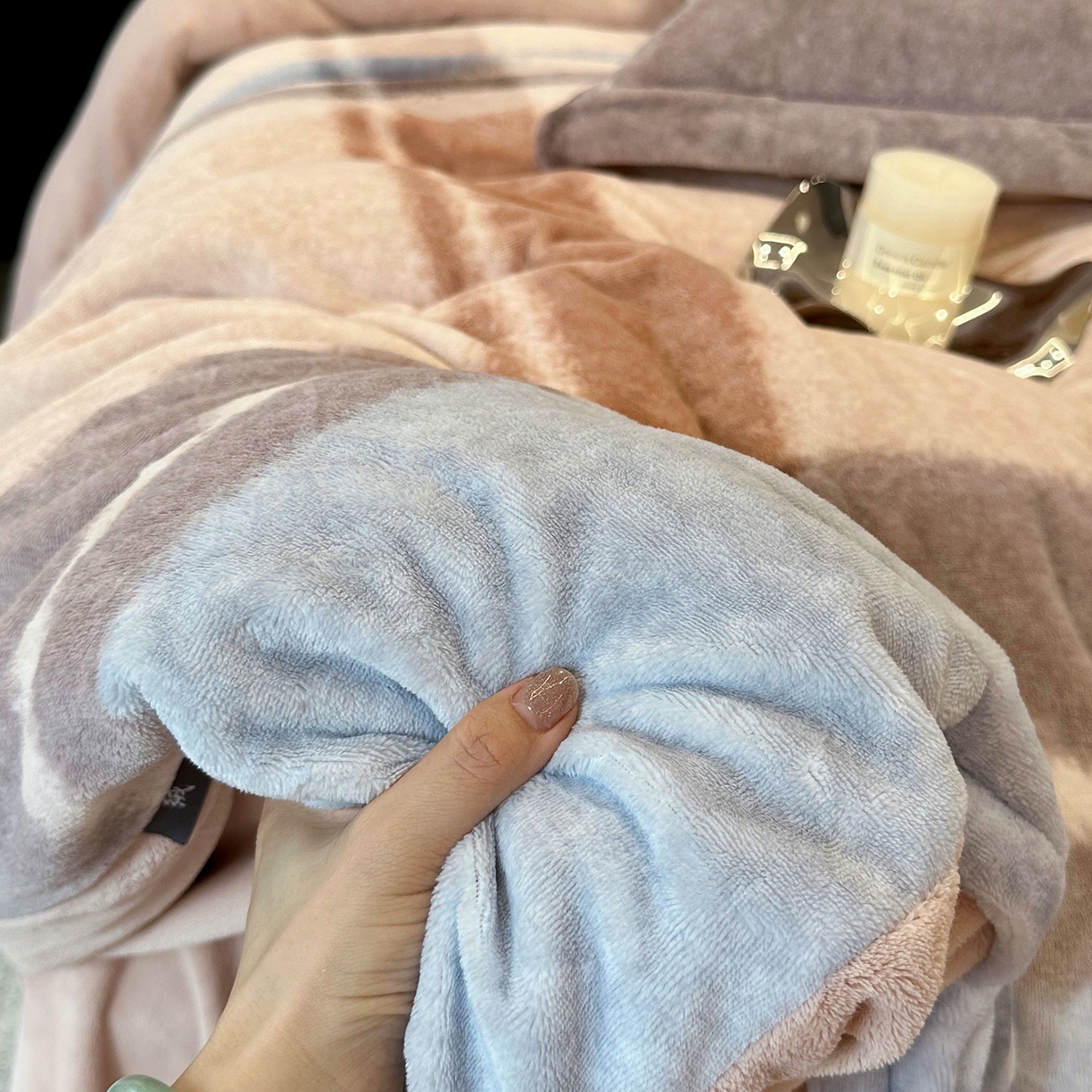 91家纺网 家纺一手货源 找家纺 JUICY 橘滋家纺 2025新款浪漫丰盈牛奶臻棉绒印花系列四件套 影格