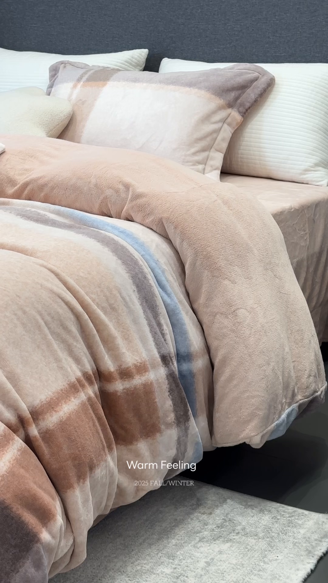 91家纺网 家纺一手货源 找家纺 JUICY 橘滋家纺 2025新款浪漫丰盈牛奶臻棉绒印花系列四件套 影格