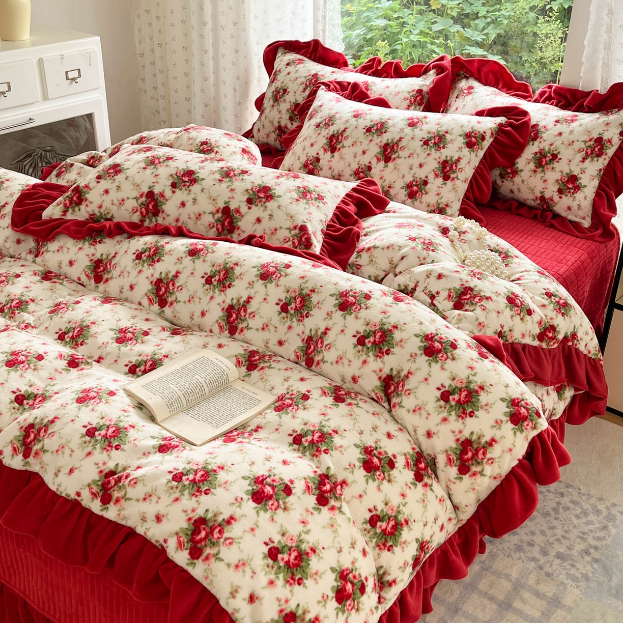 91家纺网 家纺一手货源 找家纺 牵依 2025新款韩版牛奶绒夹棉床盖四件套 梨花落