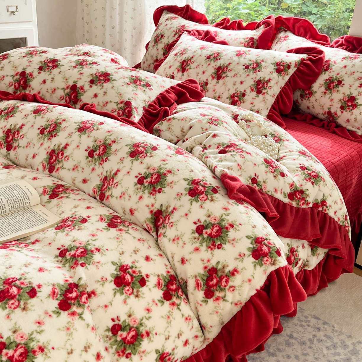 91家纺网 家纺一手货源 找家纺 牵依 2025新款韩版牛奶绒夹棉床盖四件套 梨花落