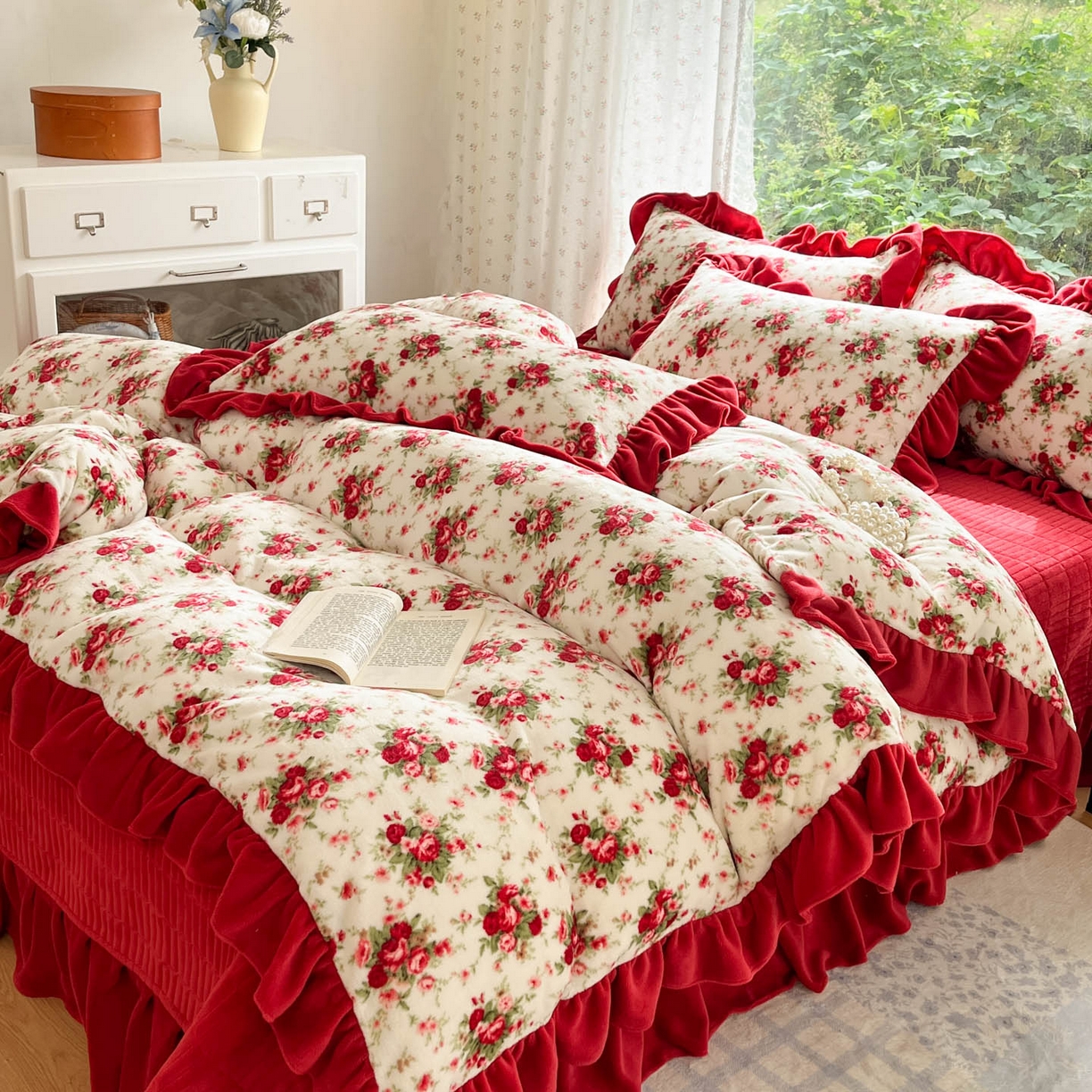 91家纺网 家纺一手货源 找家纺 牵依 2025新款韩版牛奶绒夹棉床盖四件套 梨花落