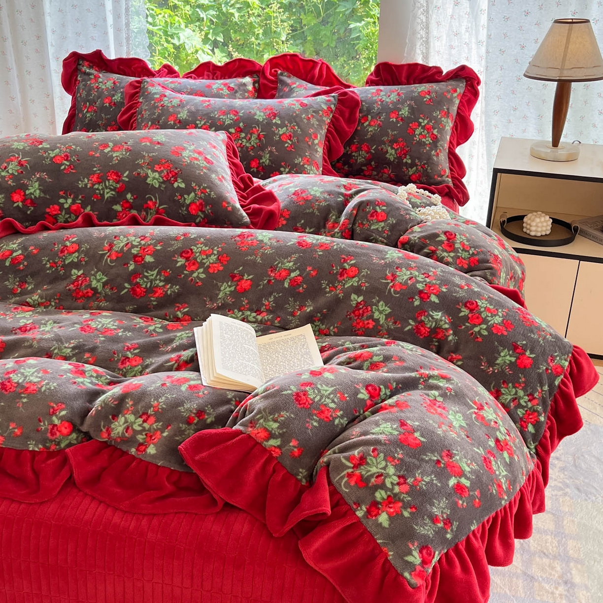 91家纺网 家纺一手货源 找家纺 牵依 2025新款韩版牛奶绒夹棉床盖四件套 玫瑰的故事