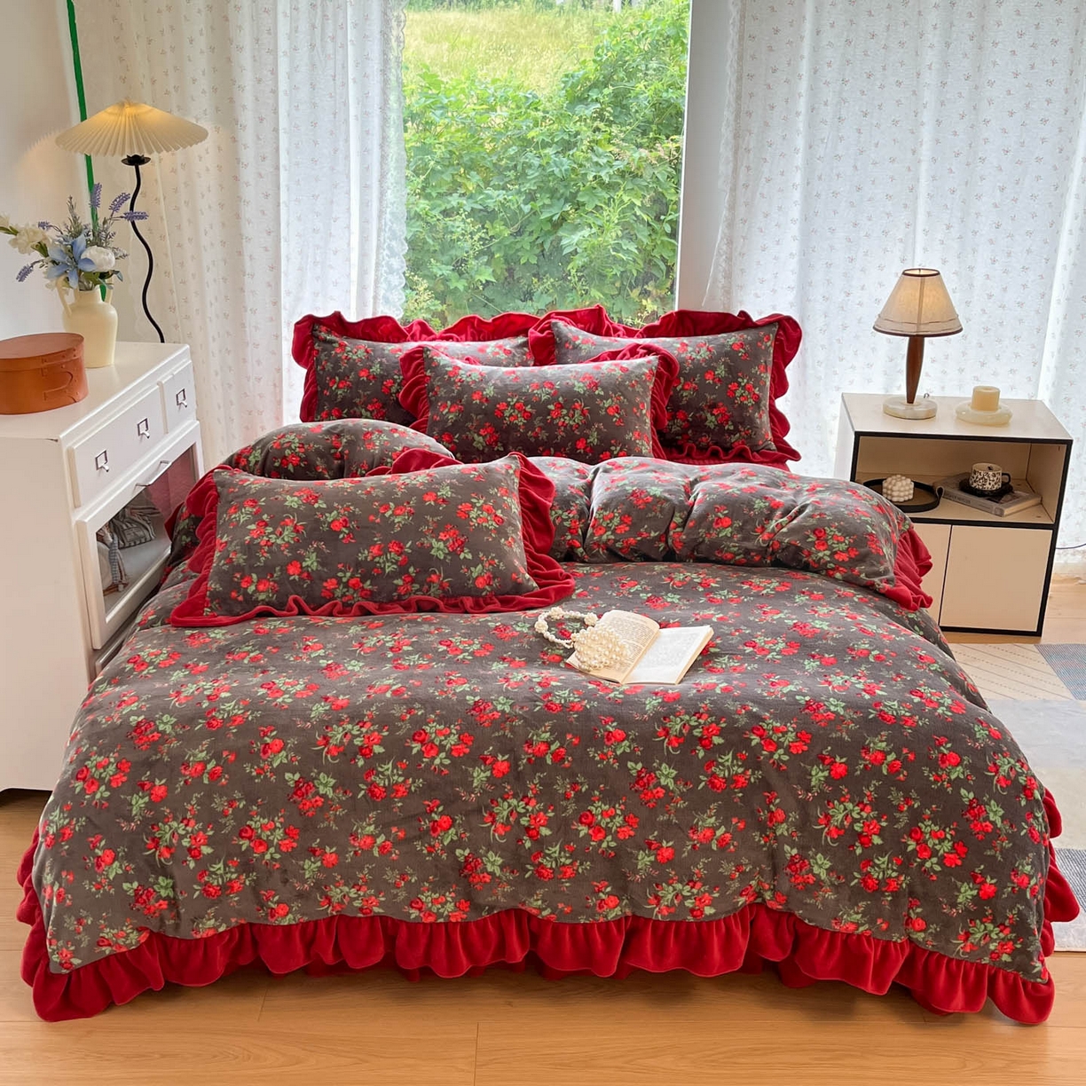 91家纺网 家纺一手货源 找家纺 牵依 2025新款韩版牛奶绒夹棉床盖四件套 玫瑰的故事