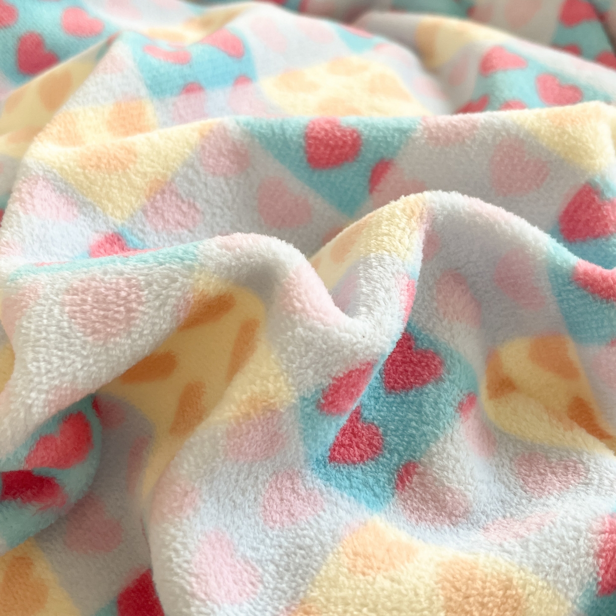 91家纺网 家纺一手货源 找家纺 牵依 2025新款韩版牛奶绒夹棉床盖四件套 奶油草莓