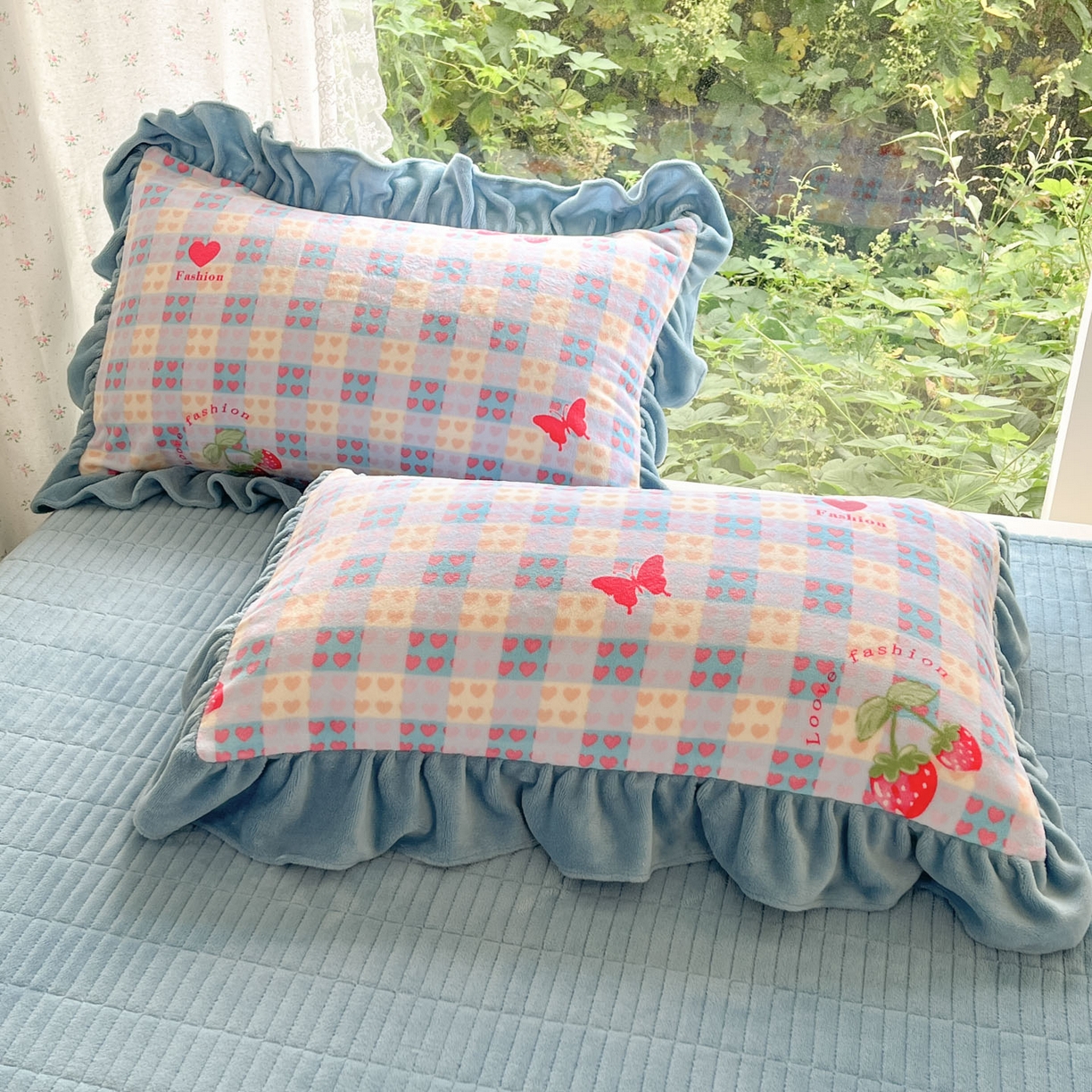 91家纺网 家纺一手货源 找家纺 牵依 2025新款韩版牛奶绒夹棉床盖四件套 奶油草莓