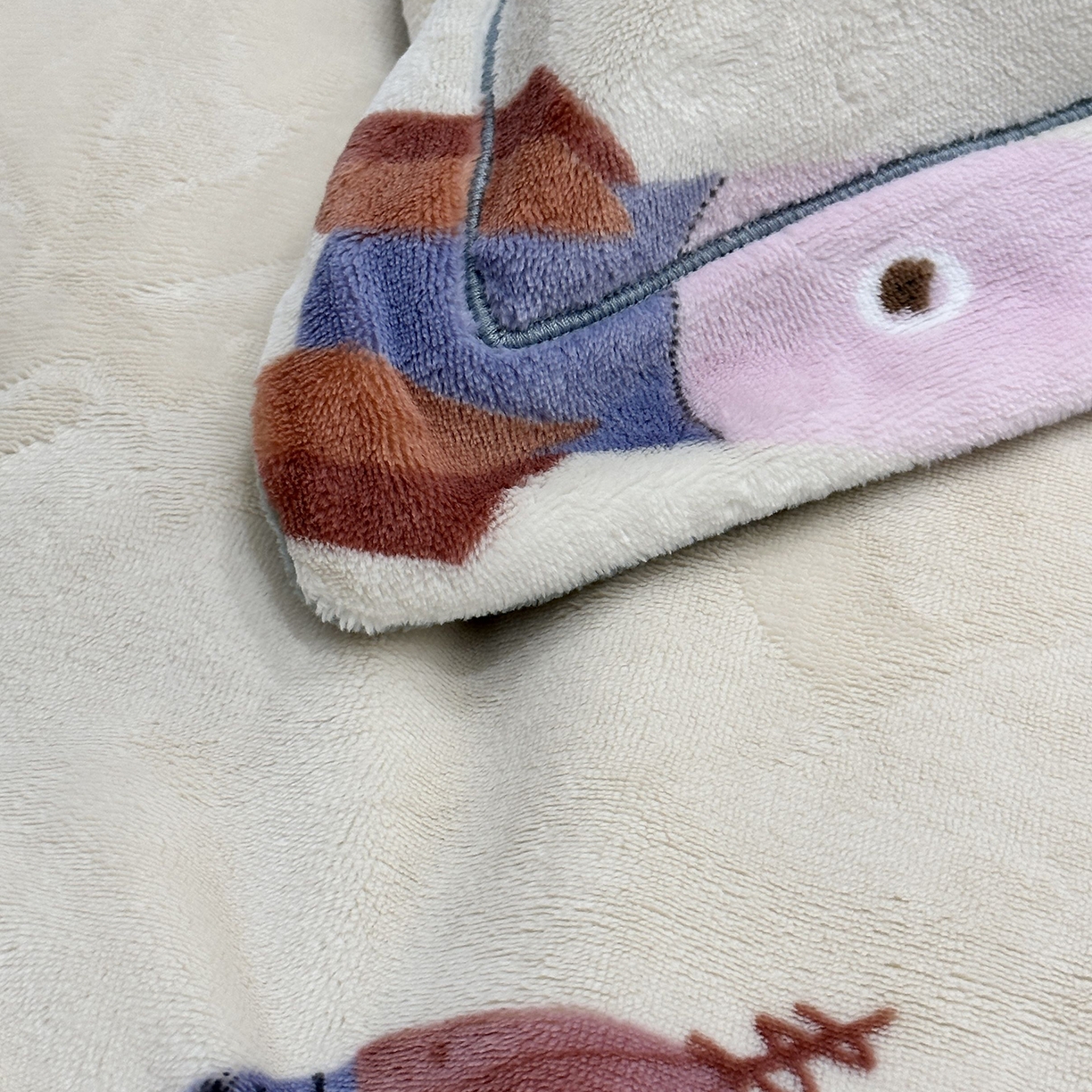 91家纺网 家纺一手货源 找家纺 JUICY 橘滋家纺 2025新款浪漫丰盈牛奶臻棉绒印花系列四件套 月球之行