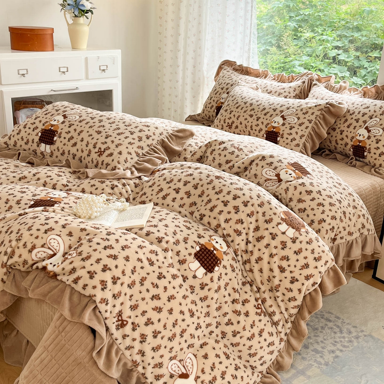 91家纺网 家纺一手货源 找家纺 牵依 2025新款韩版牛奶绒夹棉床盖四件套 田园兔