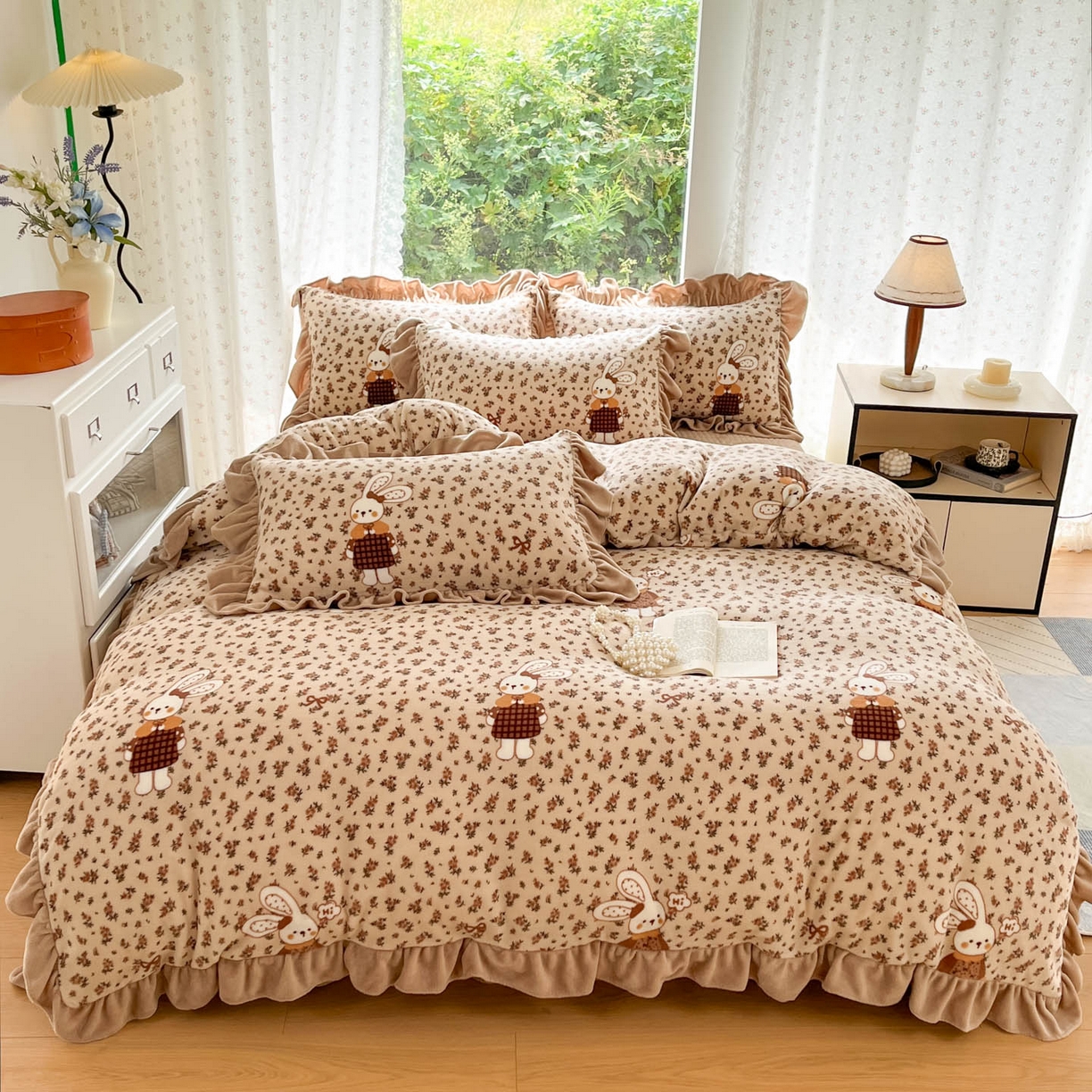 91家纺网 家纺一手货源 找家纺 牵依 2025新款韩版牛奶绒夹棉床盖四件套 田园兔