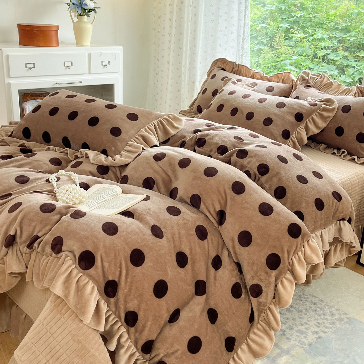 91家纺网 家纺一手货源 找家纺 牵依 2025新款韩版牛奶绒夹棉床盖四件套 圆梦咖