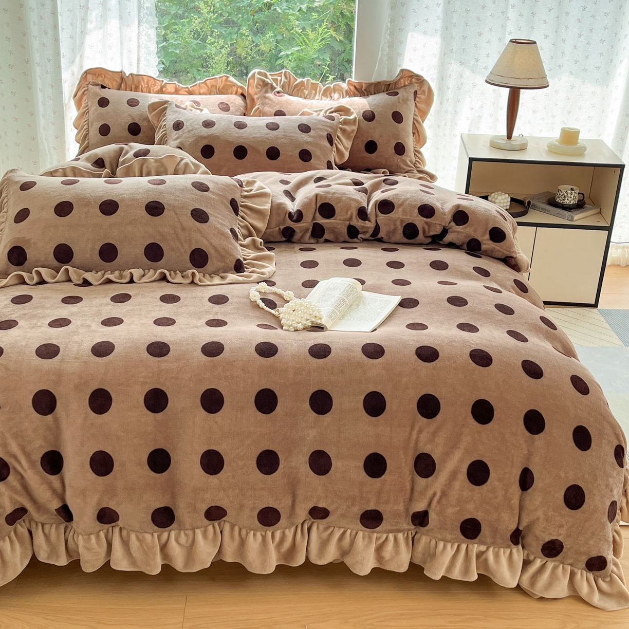 91家纺网 家纺一手货源 找家纺 牵依 2025新款韩版牛奶绒夹棉床盖四件套 圆梦咖