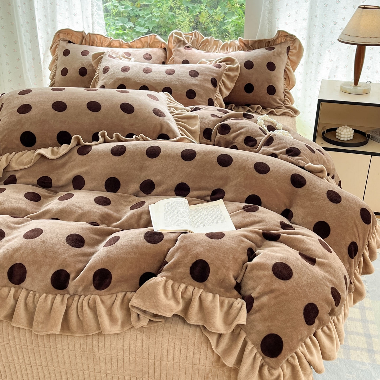 91家纺网 家纺一手货源 找家纺 牵依 2025新款韩版牛奶绒夹棉床盖四件套 圆梦咖