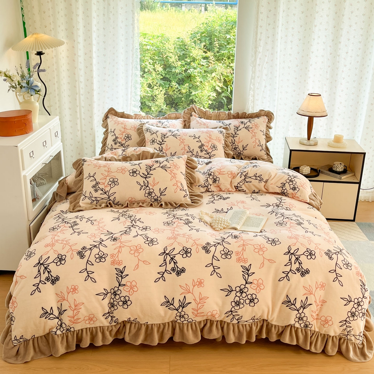 91家纺网 家纺一手货源 找家纺 牵依 2025新款韩版牛奶绒夹棉床盖四件套 枝繁叶茂