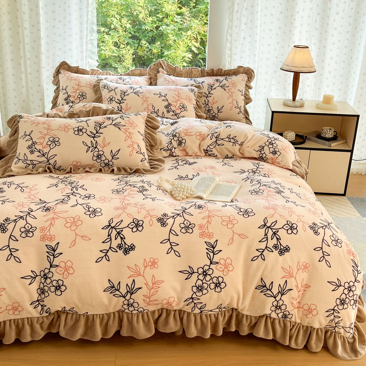 91家纺网 家纺一手货源 找家纺 牵依 2025新款韩版牛奶绒夹棉床盖四件套 枝繁叶茂