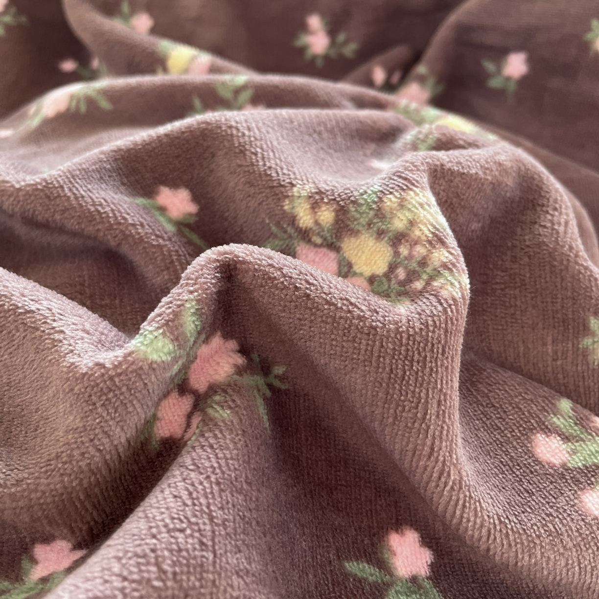 91家纺网 家纺一手货源 找家纺 牵依 2025新款韩版牛奶绒夹棉床盖四件套 紫香草