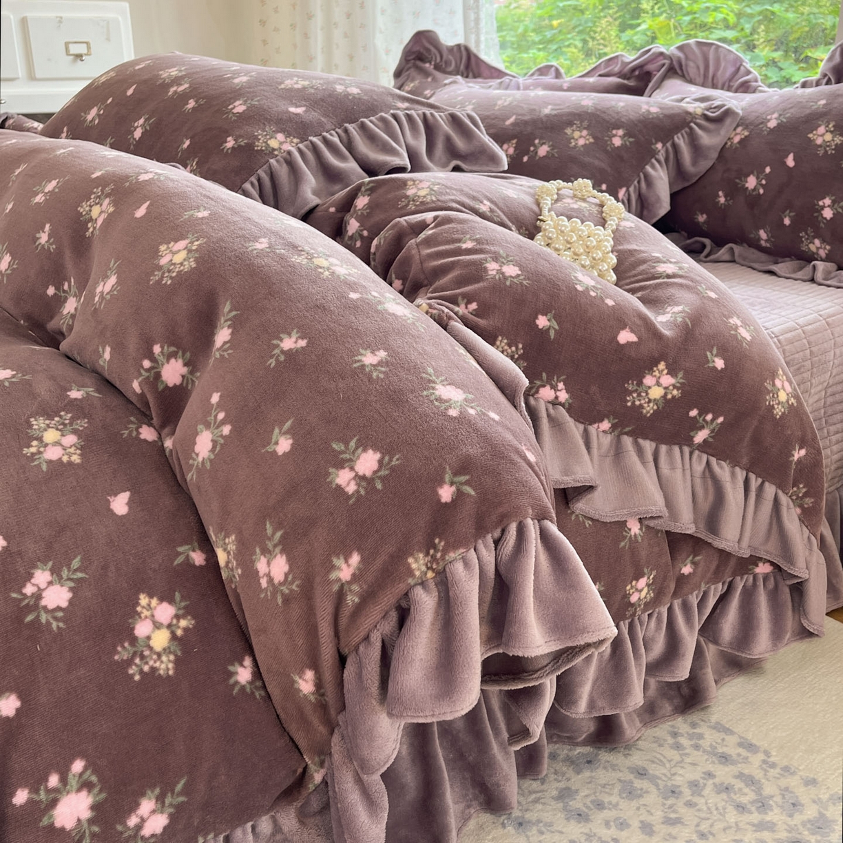 91家纺网 家纺一手货源 找家纺 牵依 2025新款韩版牛奶绒夹棉床盖四件套 紫香草