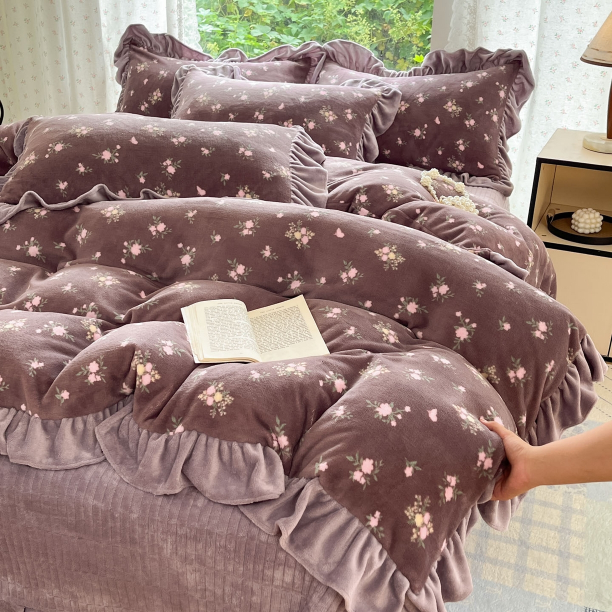 91家纺网 家纺一手货源 找家纺 牵依 2025新款韩版牛奶绒夹棉床盖四件套 紫香草