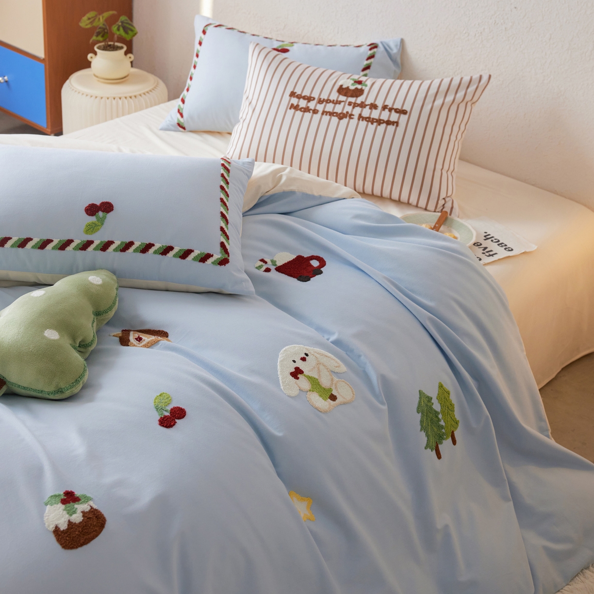 91家纺网 家纺一手货源 找家纺 简纯主义 2025新款全棉磨毛毛巾绣绣花四件套-圣诞兔 圣诞兔-蓝