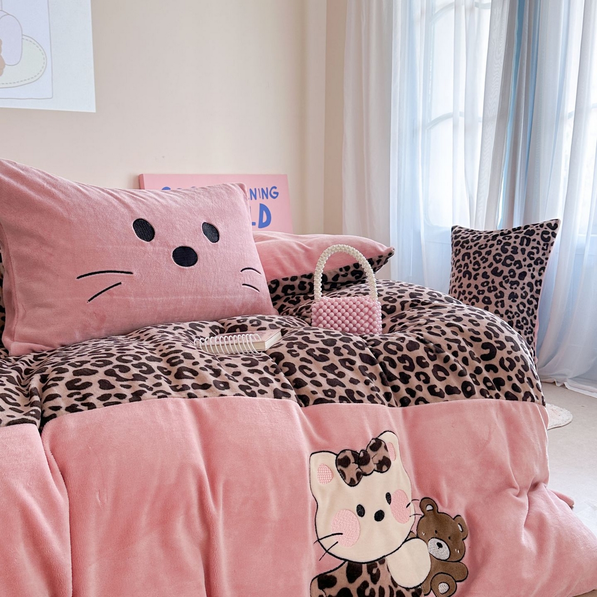 91家纺网 家纺一手货源 找家纺 （总）觅糖家纺 2025新款牛奶绒卡通贴布绣系列四件套