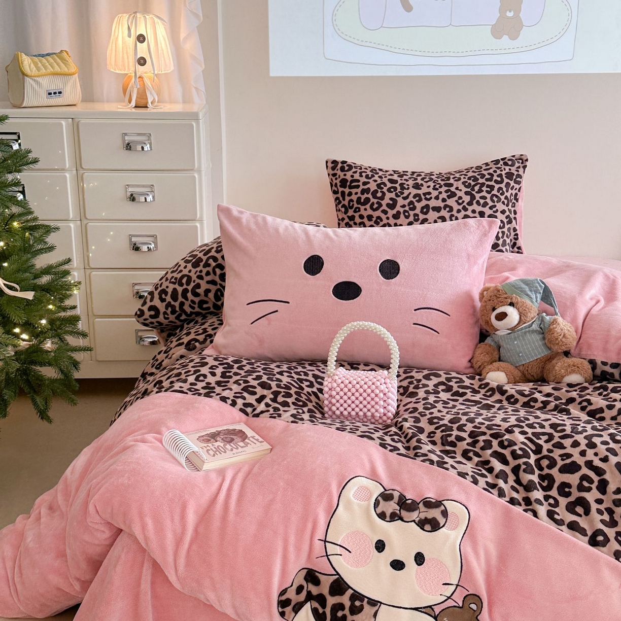 91家纺网 家纺一手货源 找家纺 （总）觅糖家纺 2025新款牛奶绒卡通贴布绣系列四件套