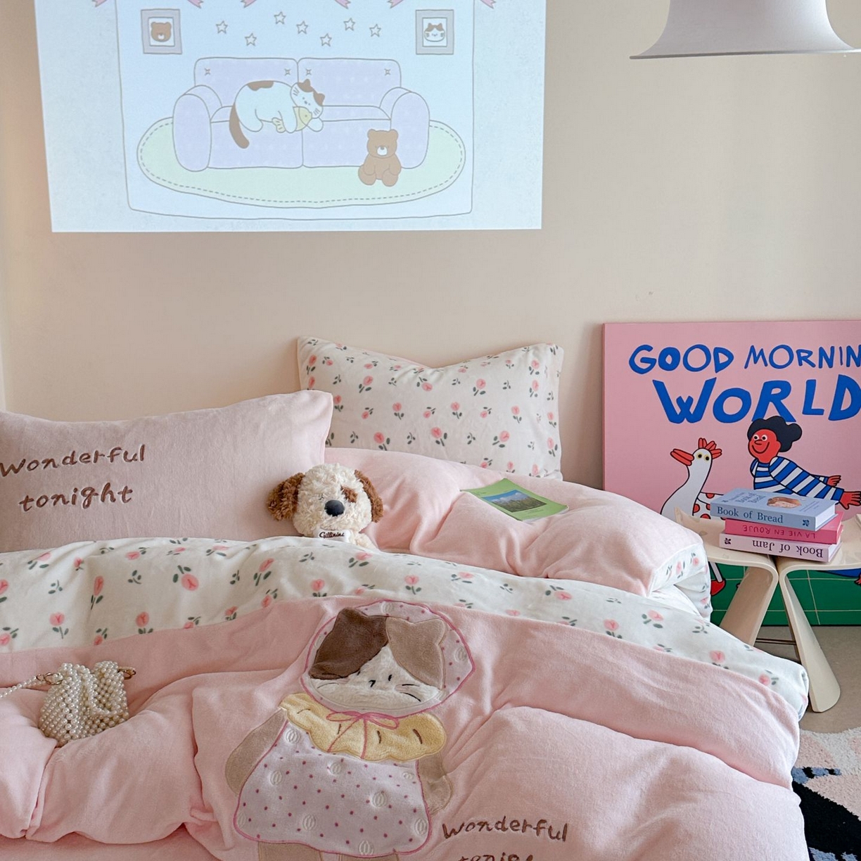 91家纺网 家纺一手货源 找家纺 觅糖家纺 2025新款牛奶绒卡通贴布绣系列四件套 三花猫咪