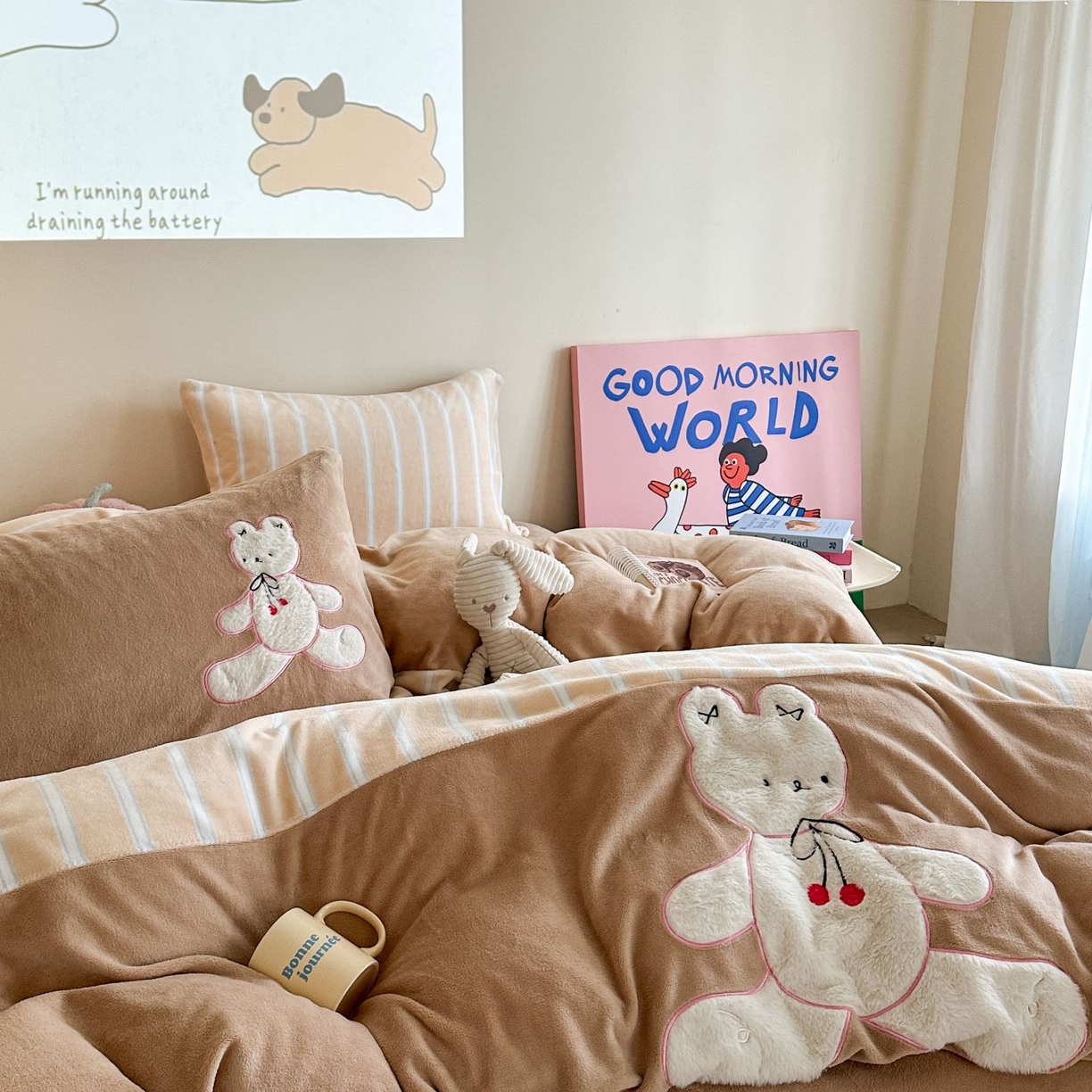 91家纺网 家纺一手货源 找家纺 觅糖家纺 2025新款牛奶绒卡通贴布绣系列四件套 兔小姐