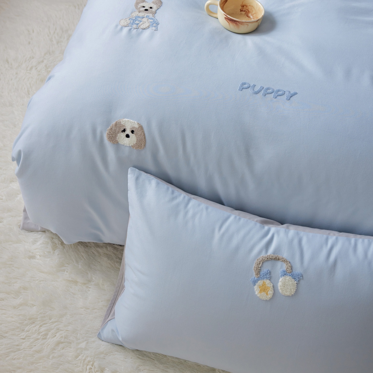 91家纺网 家纺一手货源 找家纺 （总）简纯主义 2025新款全棉磨毛毛巾绣绣花四件套-耳机小狗