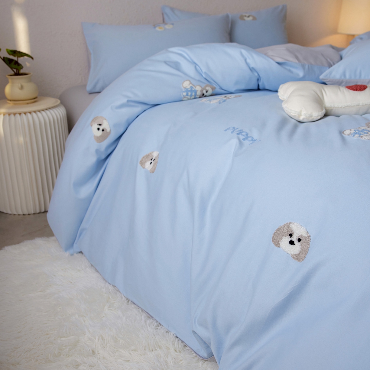 91家纺网 家纺一手货源 找家纺 （总）简纯主义 2025新款全棉磨毛毛巾绣绣花四件套-耳机小狗