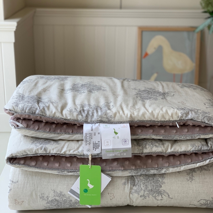 91家纺网 家纺一手货源 找家纺 汇庭 2025秋冬新款·幸运双豆春秋被系列 罗曼浅灰