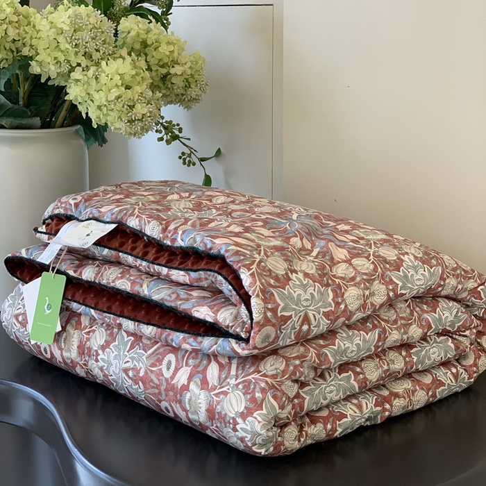 91家纺网 家纺一手货源 找家纺 汇庭 2025秋冬新款·幸运双豆春秋被系列 蔓德琳红