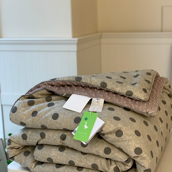 91家纺网 家纺一手货源 找家纺 汇庭 2025秋冬新款·幸运双豆春秋被系列 时尚波点