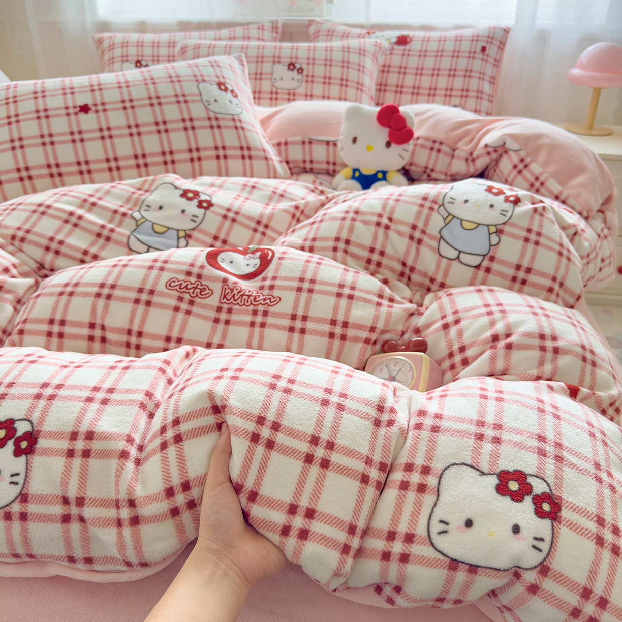 91家纺网 家纺一手货源 找家纺 灿哈家纺 2025新款200g加厚款小清新牛奶绒印花四件套