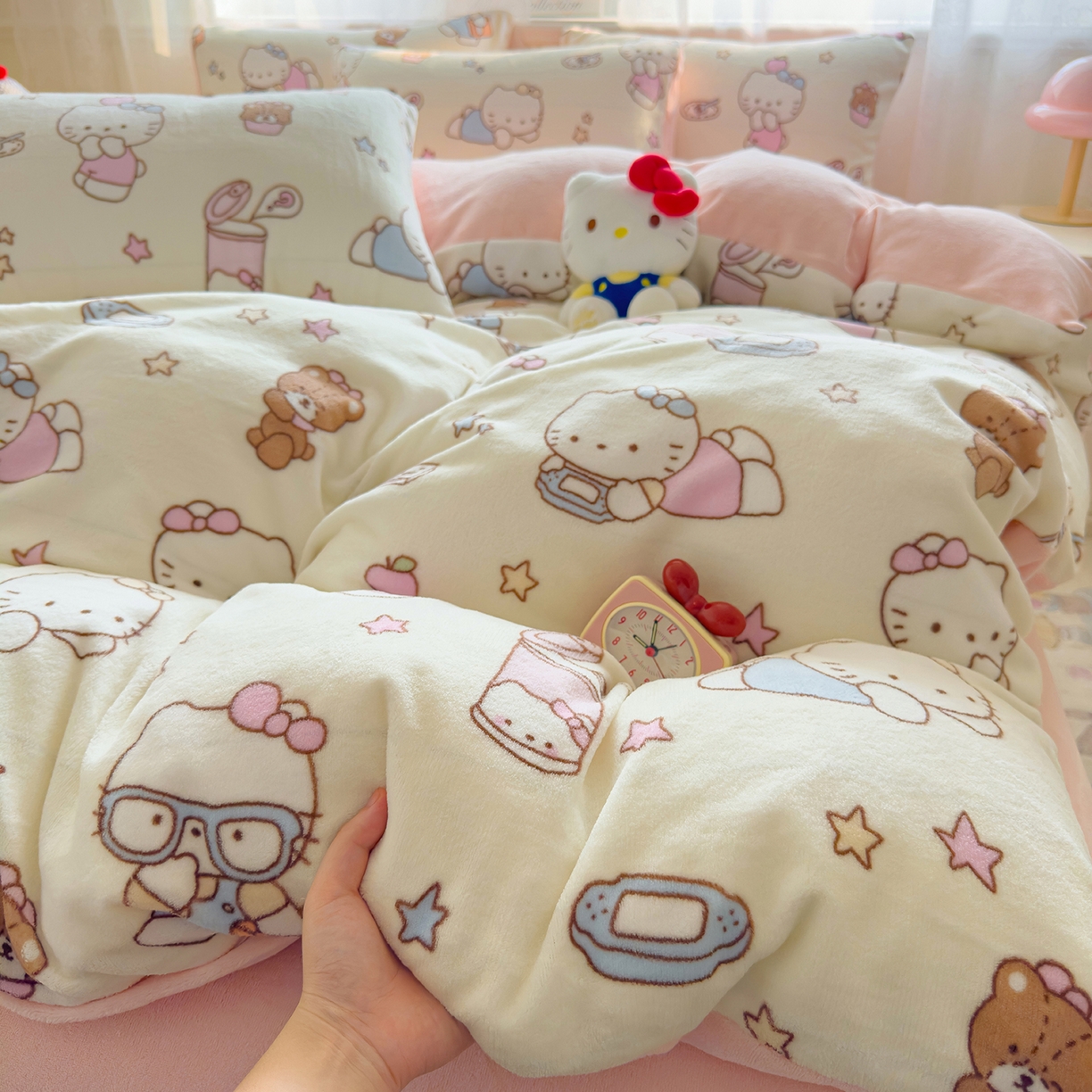 91家纺网 家纺一手货源 找家纺 灿哈家纺 2025新款200g加厚款小清新牛奶绒印花四件套