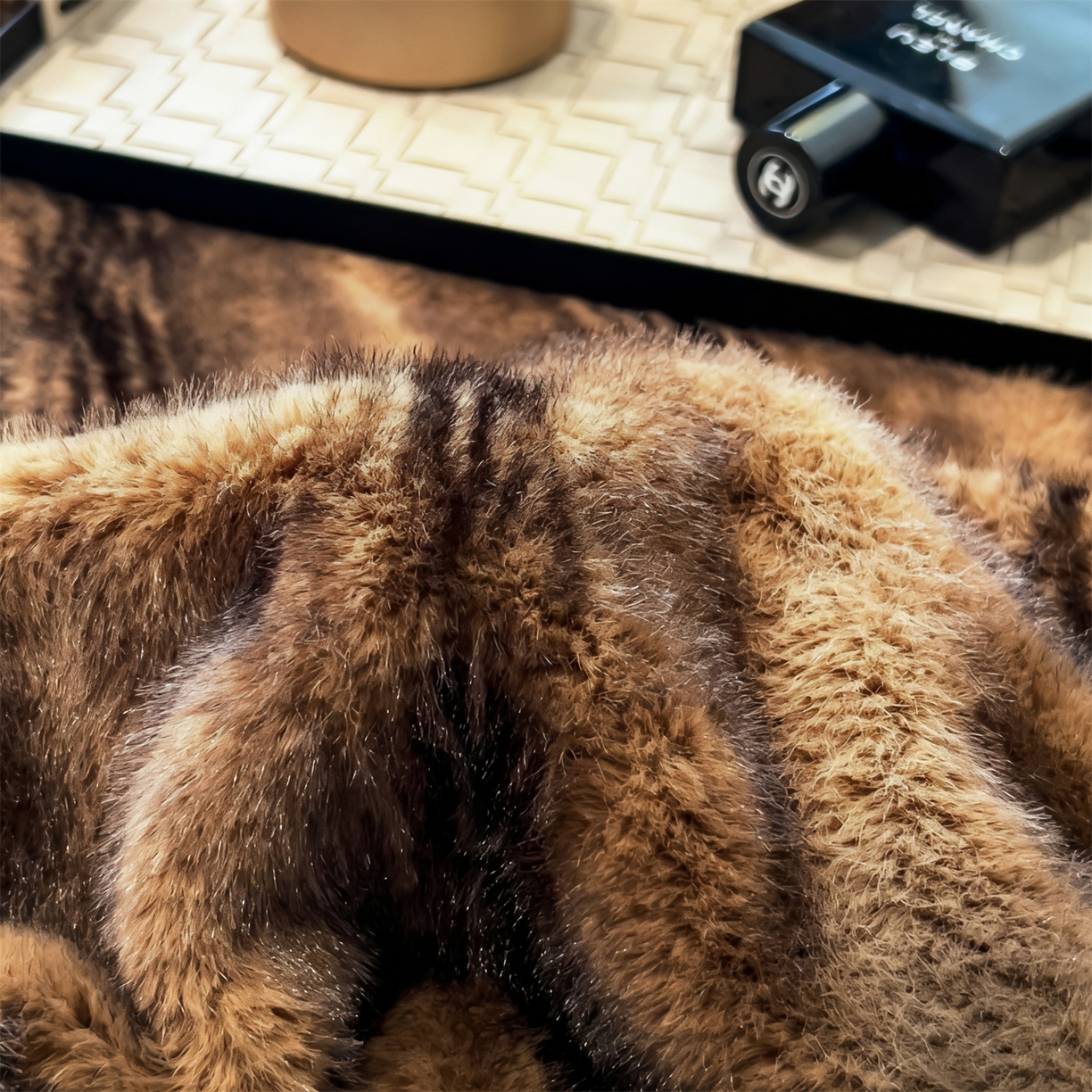 91家纺网 家纺一手货源 找家纺 慕木家纺 2025新款轻奢大金貂拉链毛毯被雪山飞狐系列 雪山飞狐-棕咖