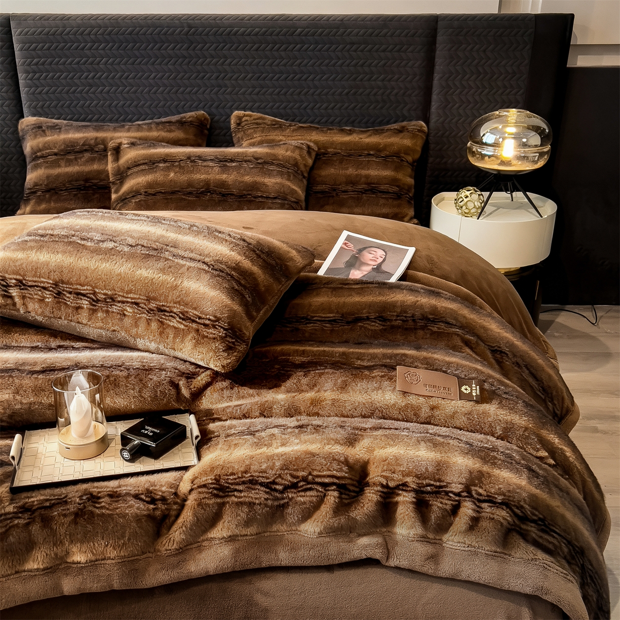 91家纺网 家纺一手货源 找家纺 慕木家纺 2025新款轻奢大金貂拉链毛毯被雪山飞狐系列 雪山飞狐-棕咖