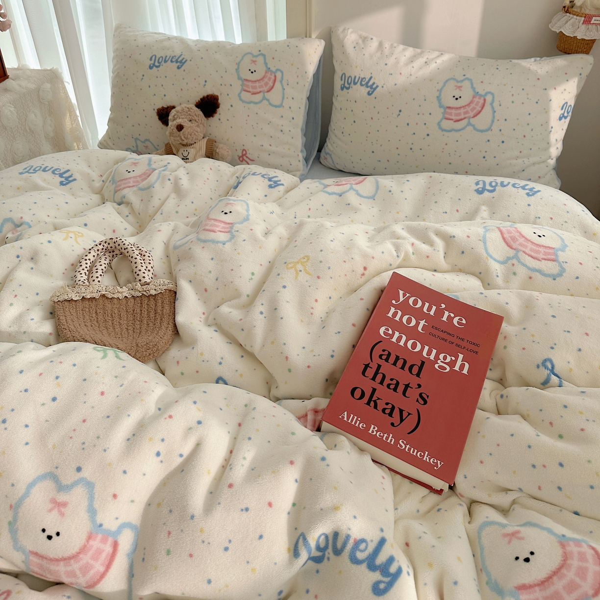 91家纺网 家纺一手货源 找家纺 耀达家居 爆款2025新款ins小清新少女奶油卡通可爱加厚200克牛奶绒四件套 奶芙狗狗