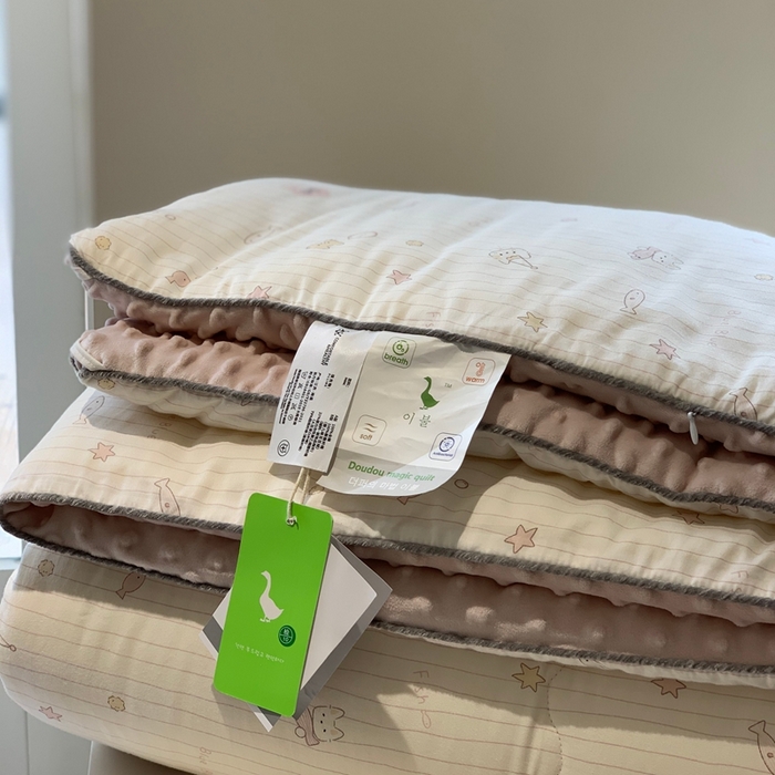 91家纺网 家纺一手货源 找家纺 汇庭 2025秋冬新款·幸运双豆春秋被系列 小鱼儿粉