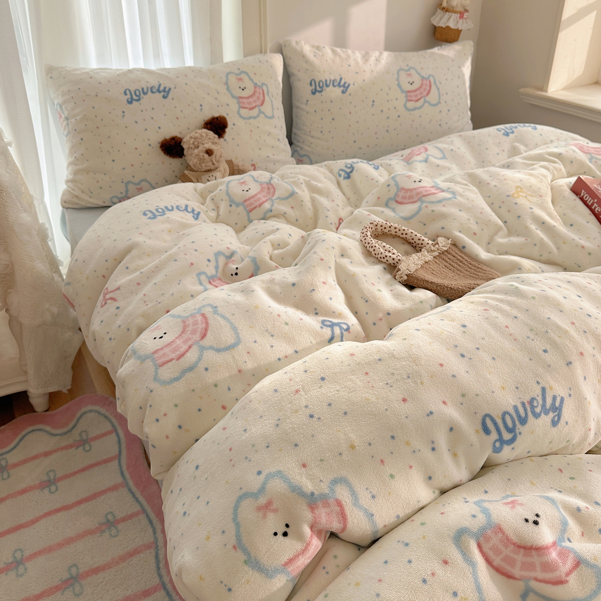 91家纺网 家纺一手货源 找家纺 耀达家居 爆款2025新款ins小清新少女奶油卡通可爱加厚200克牛奶绒四件套 奶芙狗狗