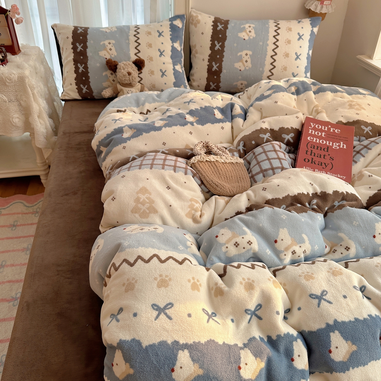 91家纺网 家纺一手货源 找家纺 耀达家居 爆款2025新款ins小清新少女奶油卡通可爱加厚200克牛奶绒四件套 费尔岛小狗